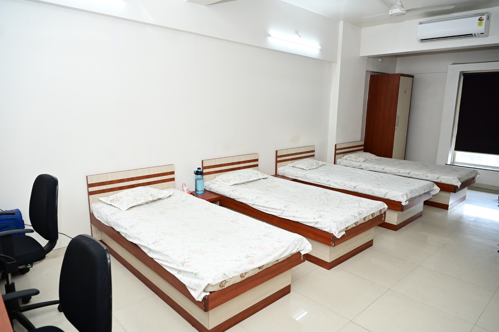 4 Sharing AC Room